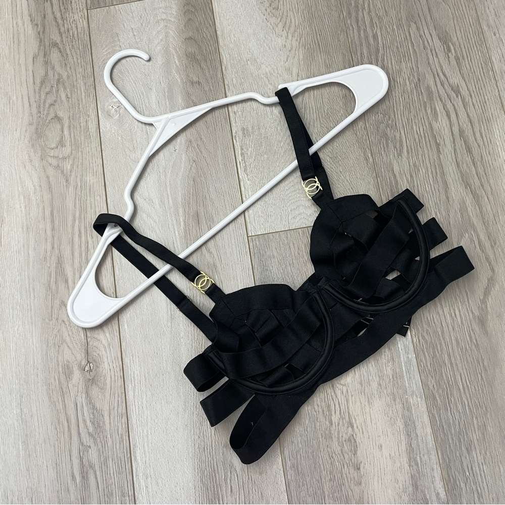Victorias' Secret Bra very sexy balconette unlined caged womens Black (size 32B)